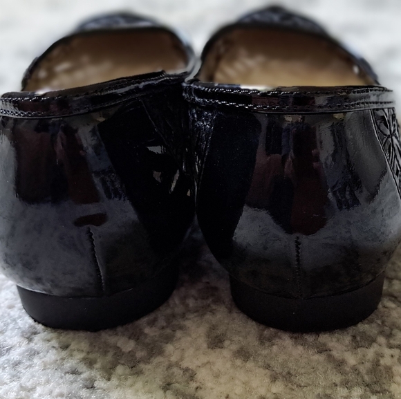 Adrienne Vittadini Black Patent Leather cutout flats Size 8.5 - Picture 2 of 5